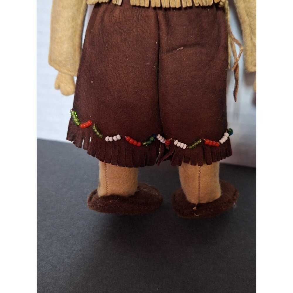 2 - Vintage Native American Handmade 7.5" Leather Clothing Dolls - Picture 14 of 16